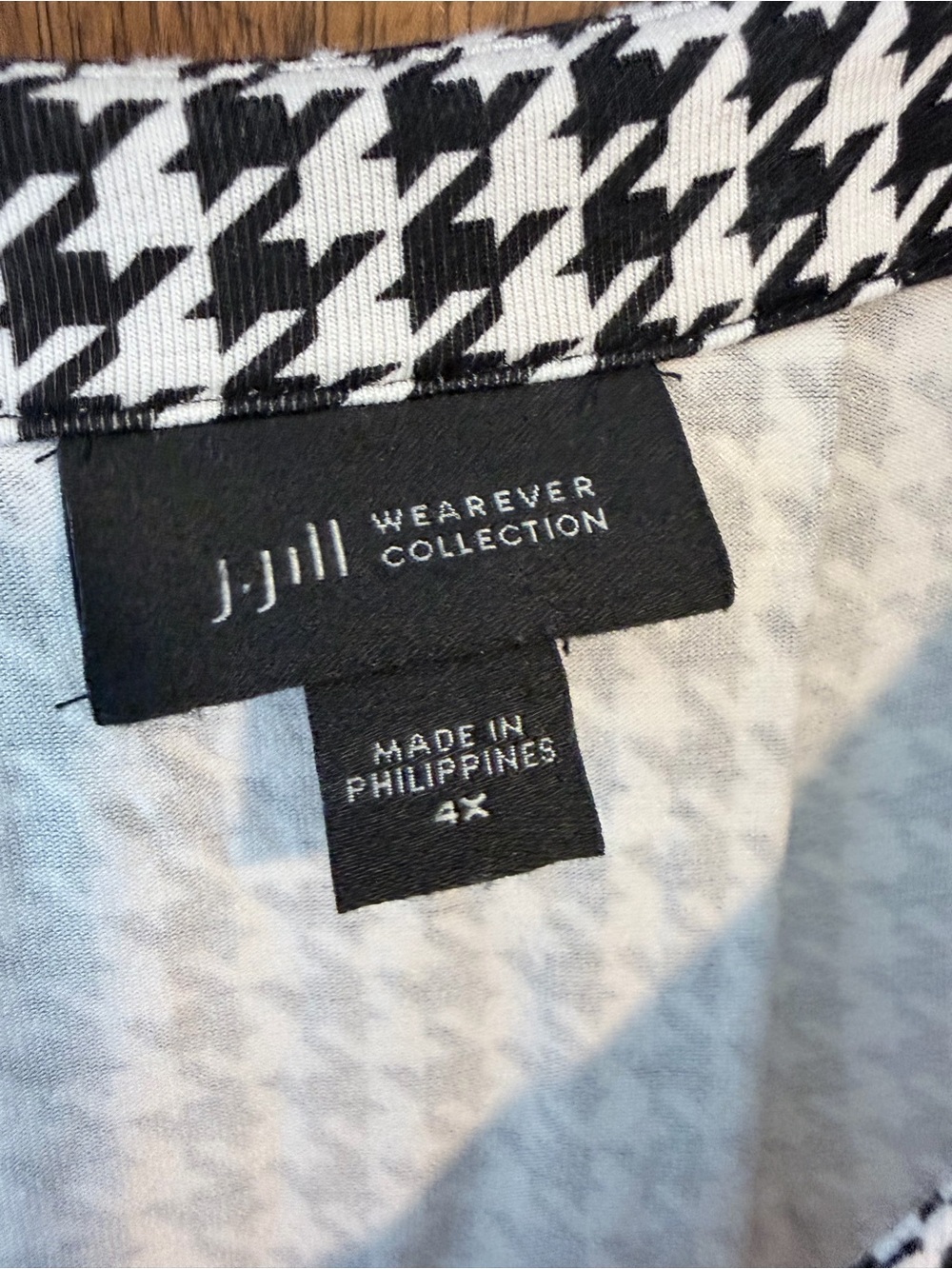 Black & White Wearever Collection Houndstooth V-Neck Women's Top 4X - Picture 11 of 12